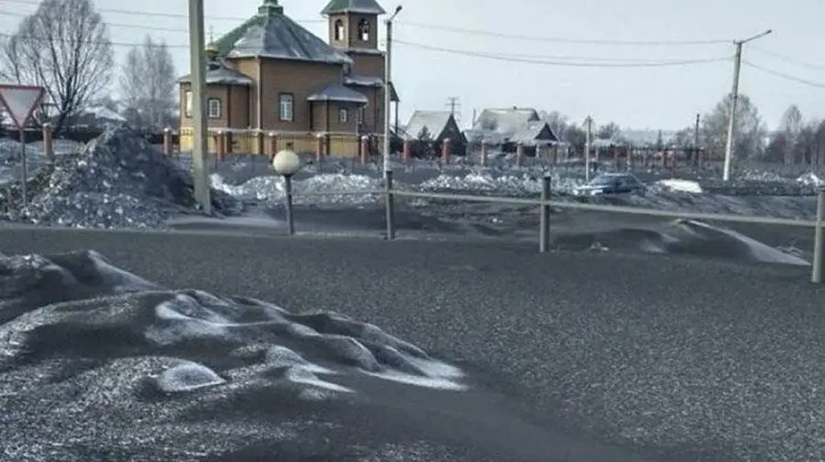 Czarny śnieg: szokujące zjawisko zagrażające środowisku