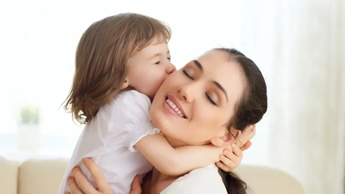 Jak samotna matka może uzyskać wsparcie: kompletny poradnik pomocowy