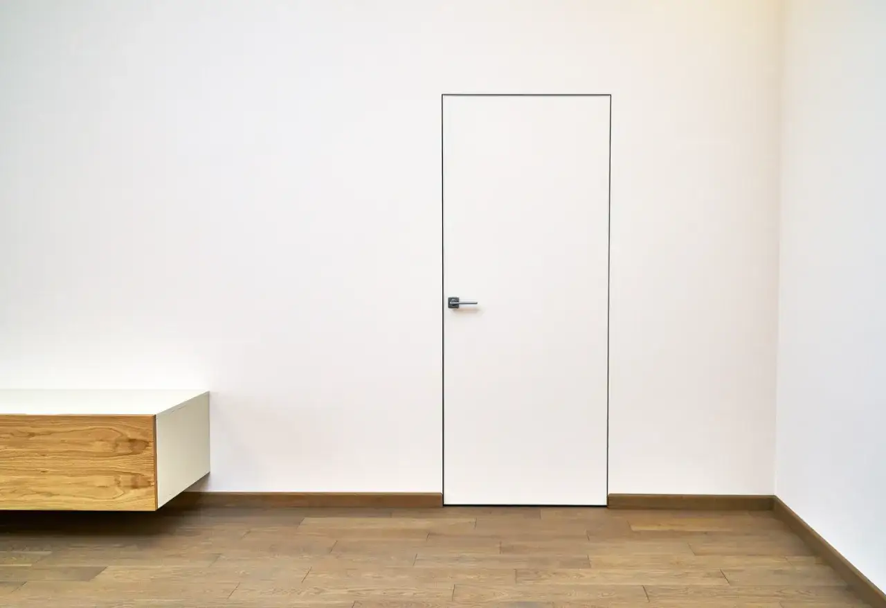 Szukasz drzwi do mieszkania lub domu? Sprawdź, dlaczego warto kupić drzwi z montażem