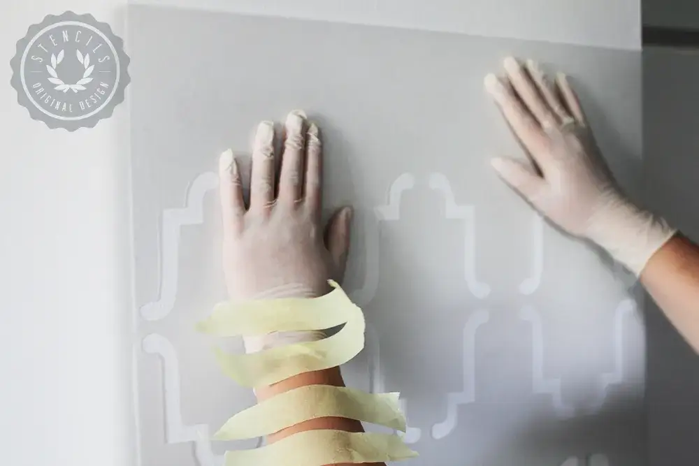 Jak malować szablonem na ścianie i uniknąć najczęstszych błędów