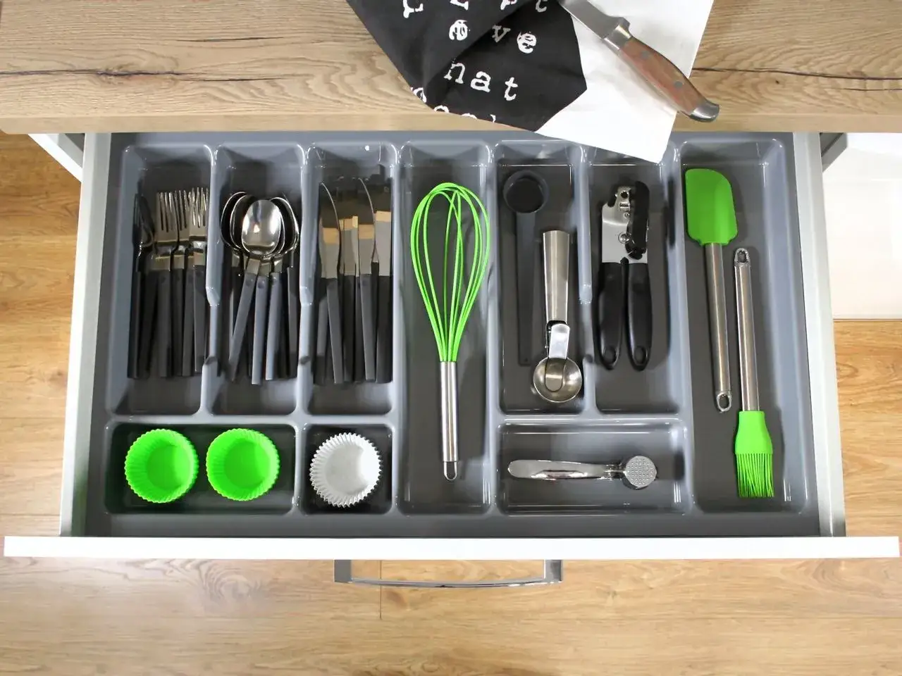 Ile szuflad w kuchni? Odkryj, jak uniknąć bałaganu i chaosu