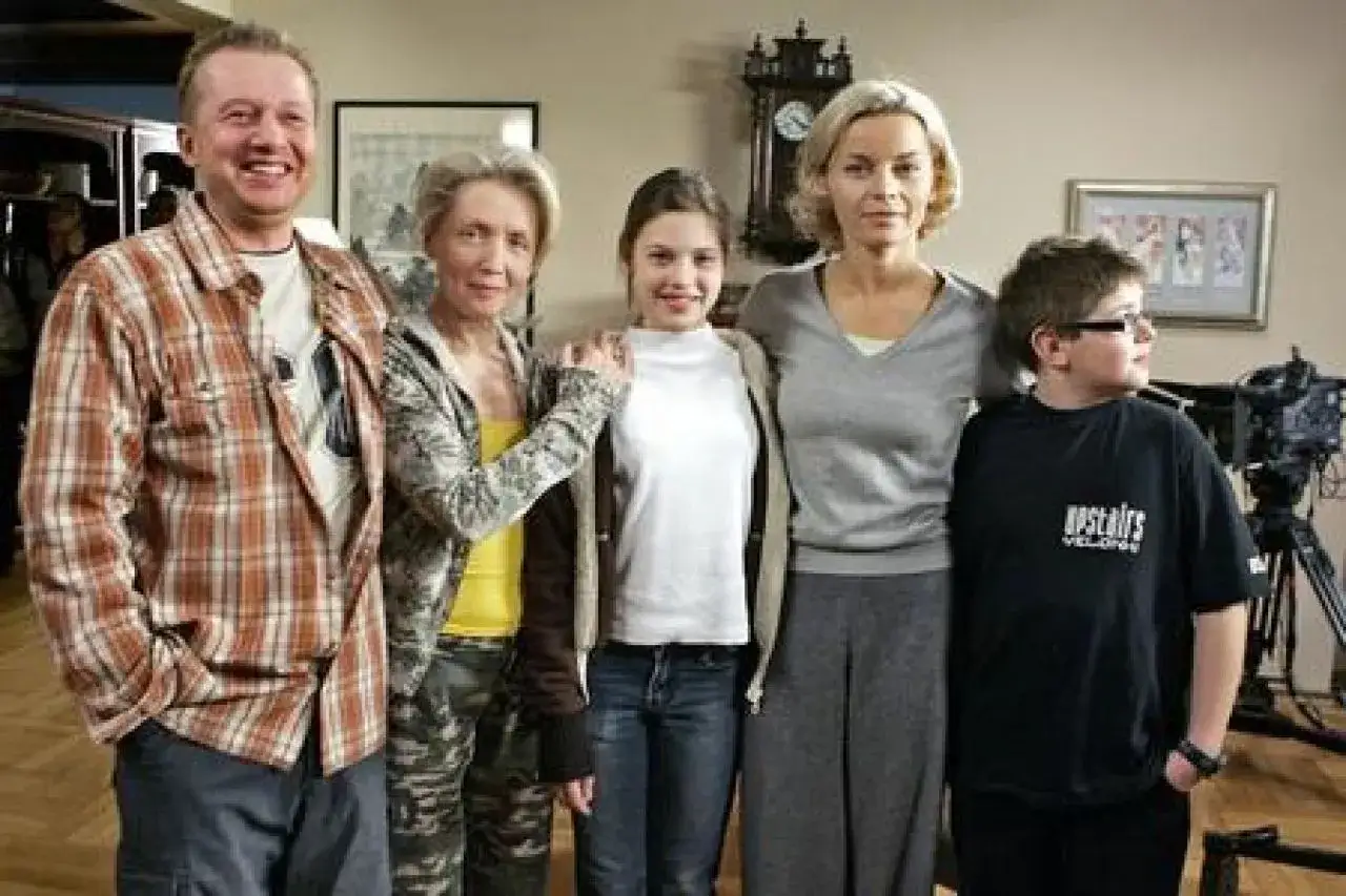 I kto tu rządzi - poznaj całą obsadę popularnego serialu komediowego