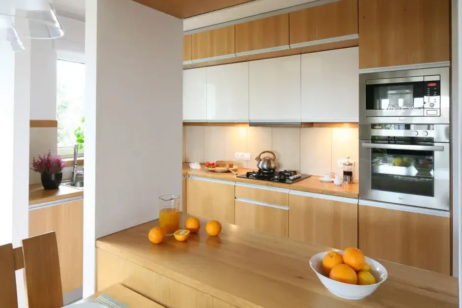 Ile szafki nad blatem? Poznaj idealne wymiary dla Twojej kuchni