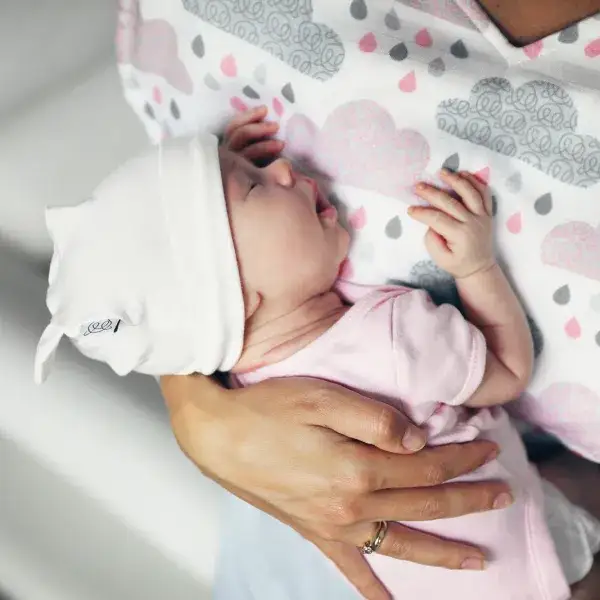 Dlaczego warto wybrać czapki dla niemowląt ze sklepu MAYLILY?