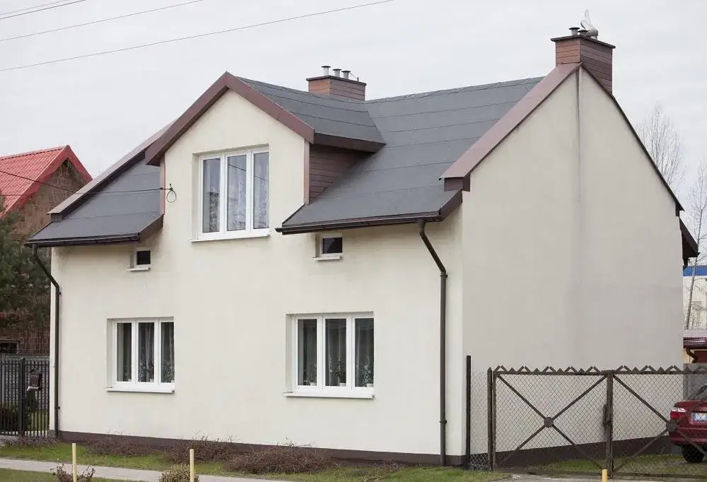 Jaki kolor parapetu zewnętrznego do białych okien wybrać, aby nie żałować?