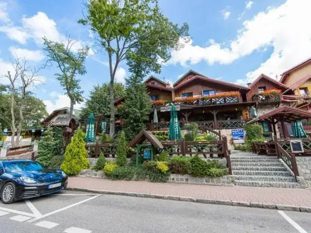 Świeże ryby w Krynicy Morskiej? Oto 5 najlepszych karczm rybnych