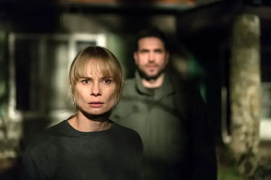 Ciemno, prawie noc - recenzja filmu. Mroczny thriller budzi emocje