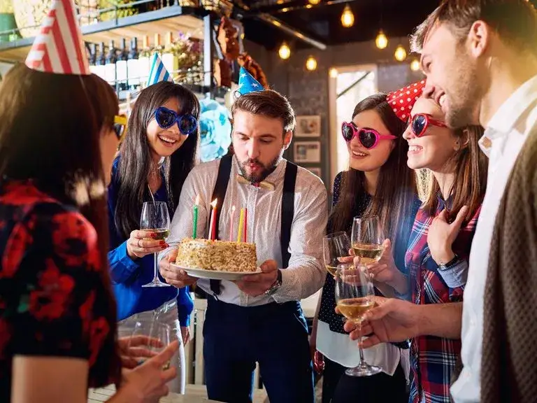 Jakie przekąski na urodziny w domu, które zaskoczą gości?