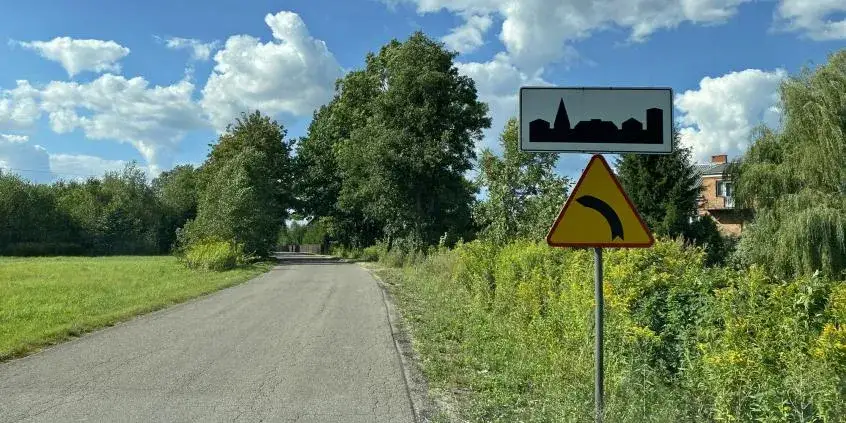 Teren zabudowany ile km: co musisz wiedzieć o granicach i prędkości