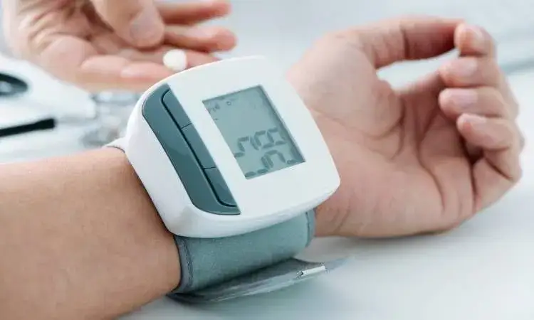 Niskie ciśnienie krwi objawy - jak je rozpoznać i co oznaczają