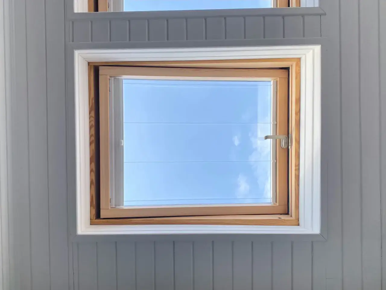 Jak otworzyć zablokowane okno plastikowe?