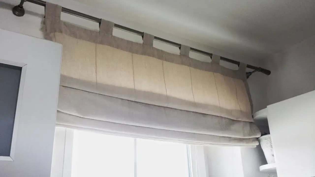 Prosta roleta rzymska bez skomplikowanego mechanizmu – zrób to sama!