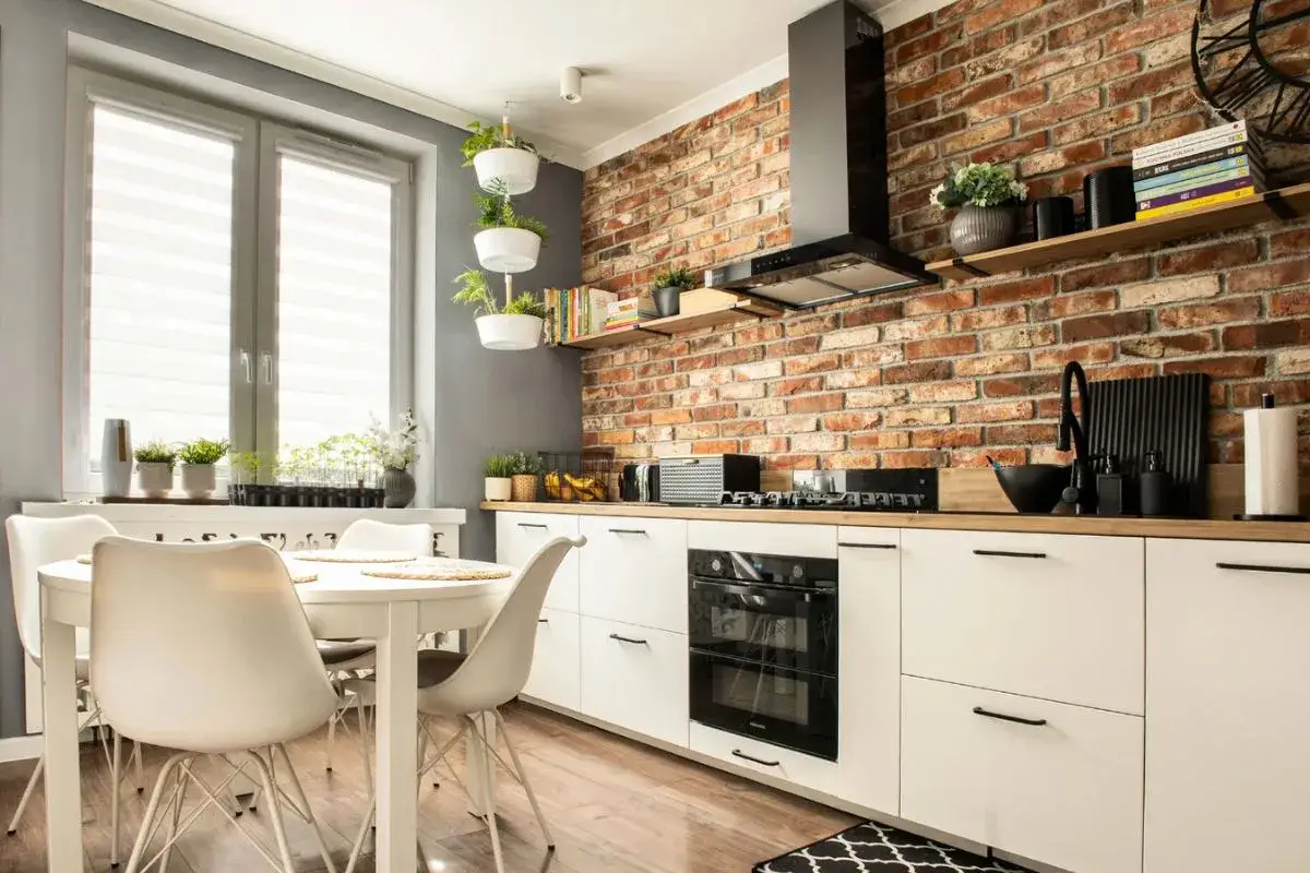 Jak skutecznie zaimpregnować cegłę w kuchni, aby uniknąć plam?