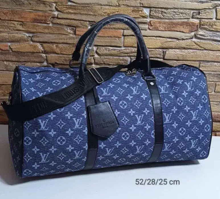 Ile kosztuje walizka Louis Vuitton? Ceny, modele i porady zakupowe