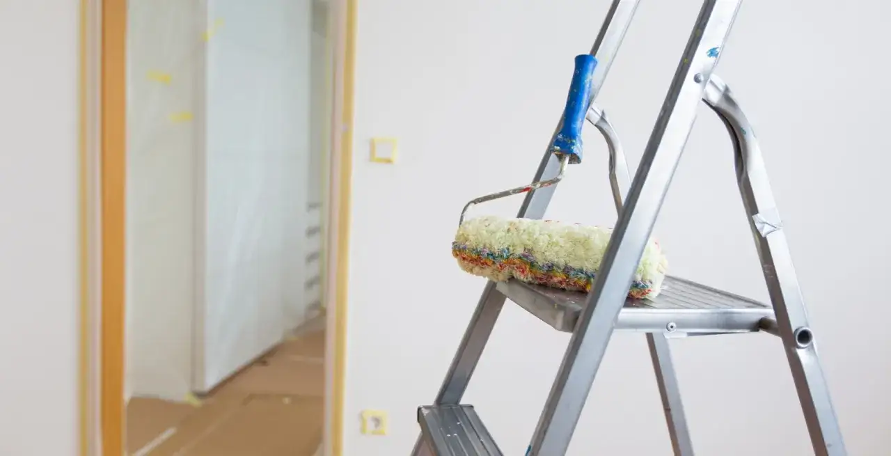 Jaki koszt malowania pokoju? Sprawdź, co wpływa na cenę malowania