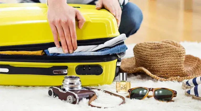 Bagaż podręczny ile mililitrów? Oto, co musisz wiedzieć o płynach