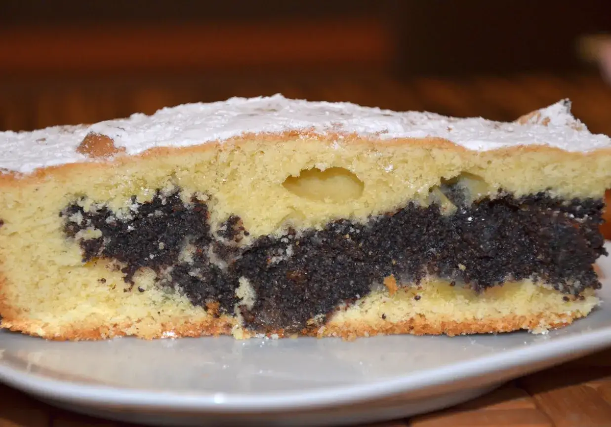 Przepis na makowiec na lanym cieście: tradycyjny smak świąt