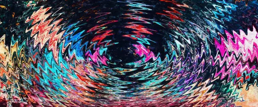 Co to jest synestezja w literaturze i jak wpływa na emocje czytelników