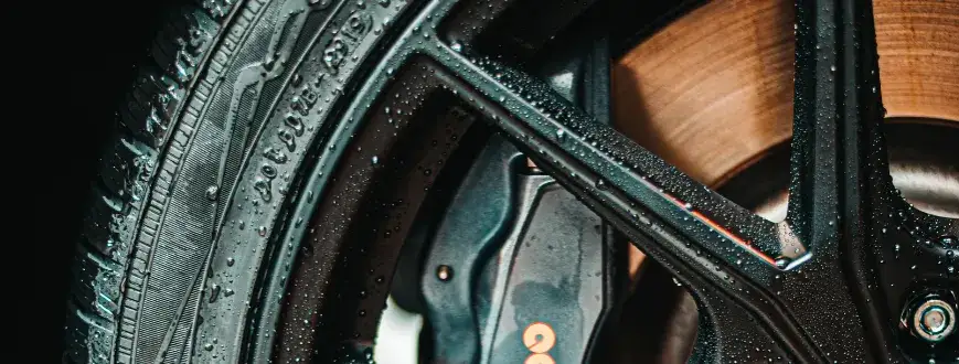 Czym malować felgi aluminiowe, aby uzyskać trwały i estetyczny efekt?