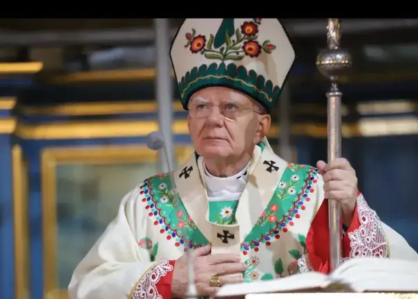 Biskup Jędraszewski ile ma lat? Zaskakujące fakty o jego życiu i karierze