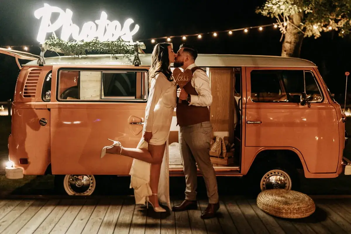 Fotograf czy kamerzysta na wesele - co wybrać, by nie żałować?