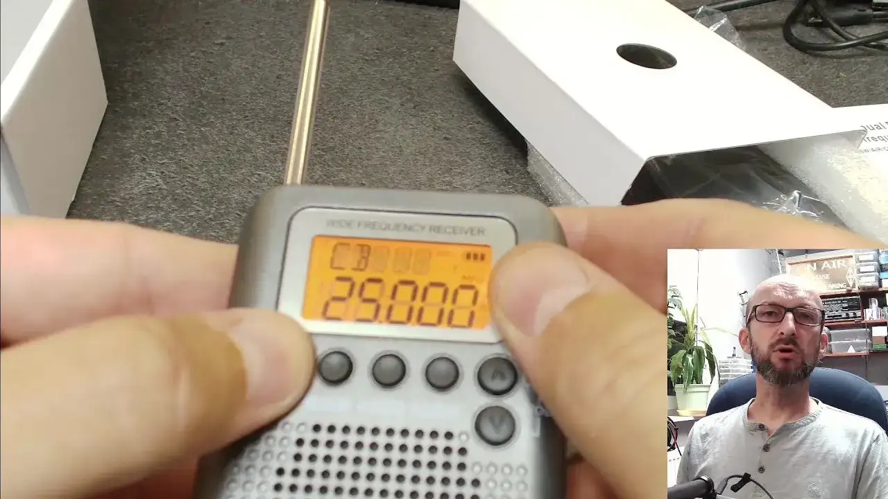 Dlaczego pasmo lotnicze AM jest lepsze od FM w komunikacji?