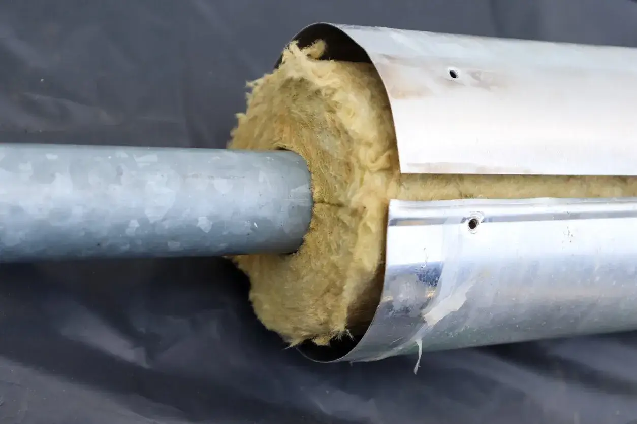 Ocieplanie rur CO: Jak uniknąć strat ciepła i obniżyć koszty ogrzewania