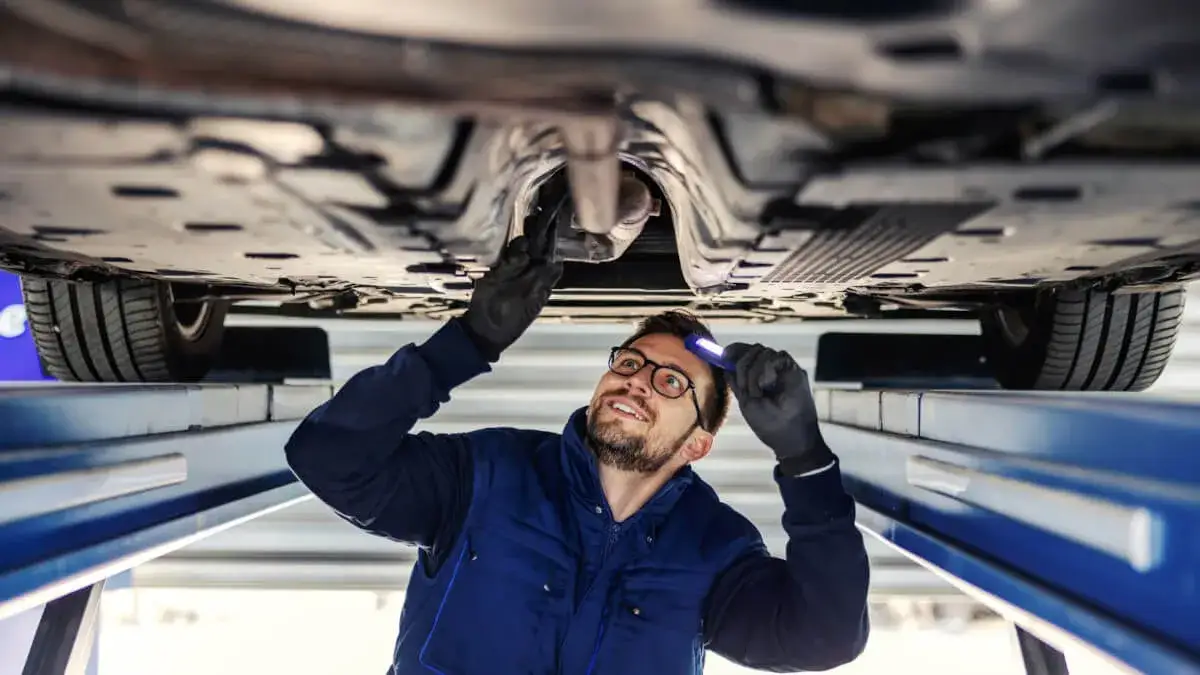 Jak wyciszyć wydech przelotowy i uniknąć hałasu podczas jazdy