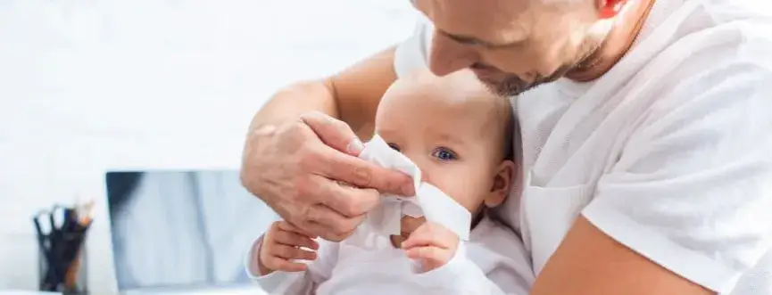 Objawy przeziębienia u niemowląt – jak je rozpoznać i co robić