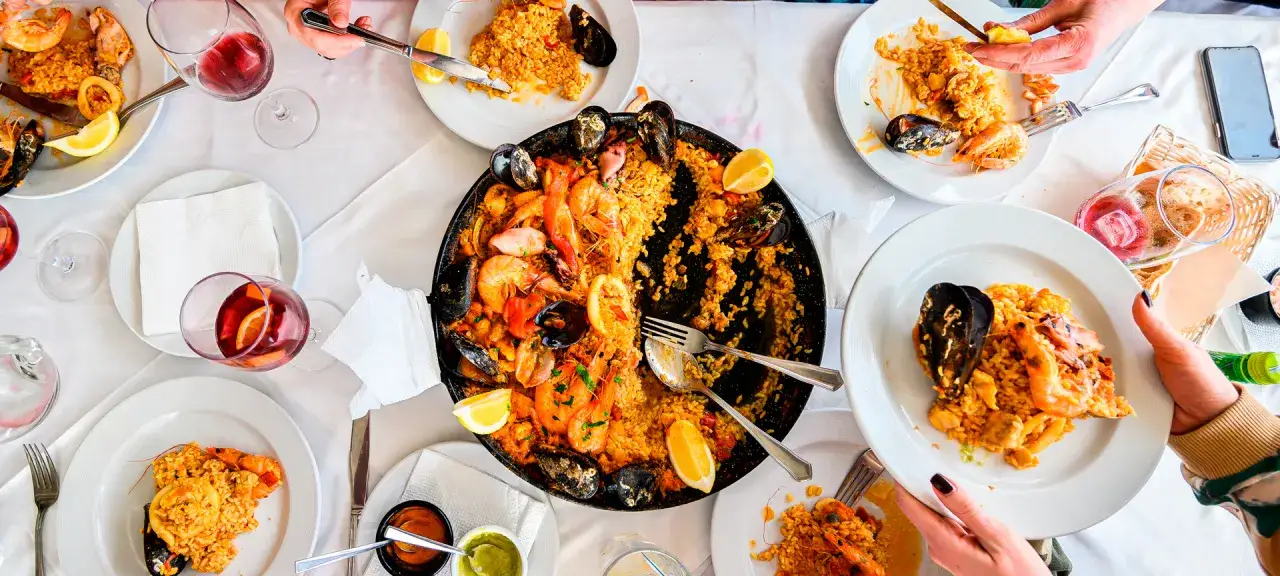 Co warto zjeść w Hiszpanii? Odkryj smaki, które zachwycają każdego