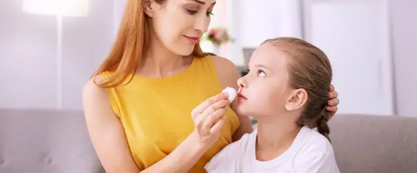 Krew z nosa u dziecka co robić - skuteczne sposoby na pomoc