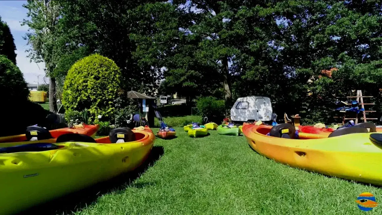 Superkajak: Wypożyczalnia kajaków i spływy kajakowe w Kaszubach