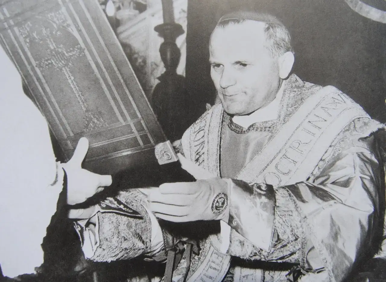 Kiedy Karol Wojtyła został biskupem? Data, która zmieniła historię Kościoła