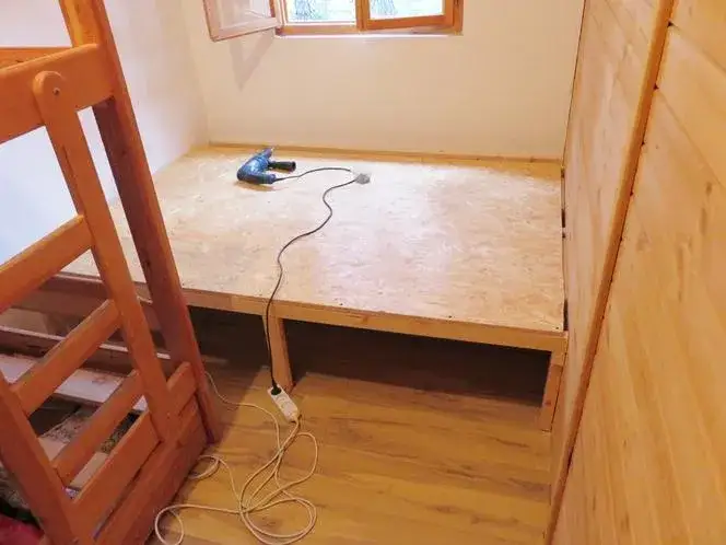 Jak zrobić łóżko z płyty OSB - prosty poradnik dla początkujących majsterkowiczów