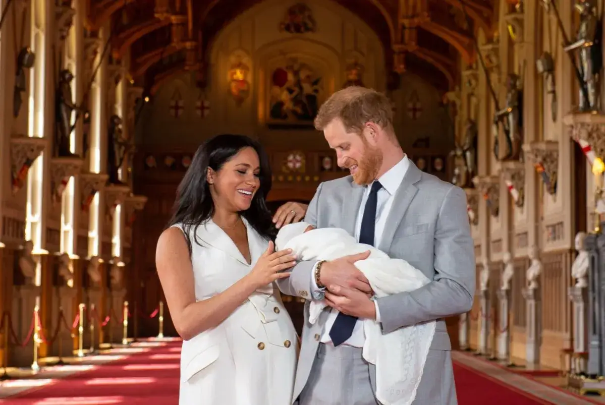 Ile dzieci ma Harry i Meghan? Poznaj rodzinę książęcą Sussexów