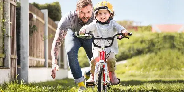 Jak nauczyć dziecko pedałować na rowerze bez frustracji i stresu