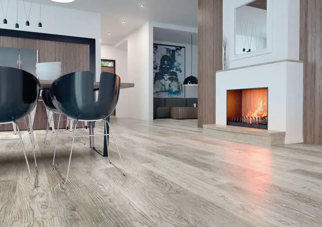 Jakie są zalety układania paneli podłogowych wzdłuż i w poprzek?