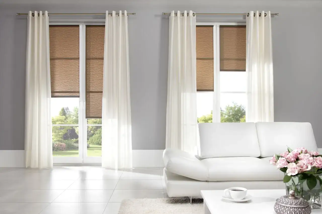 Karnisz na okno czy na całą ścianę? Wybierz idealne rozwiązanie do swojego wnętrza