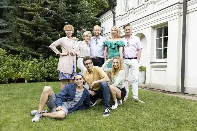 Ile odcinków liczą Kowalscy kontra Kowalscy? Sprawdź pełną listę sezonów