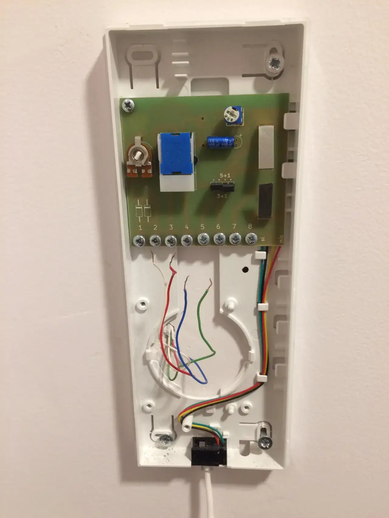 Jak podłączyć domofon 4-żyłowy: 5 prostych kroków dla każdego