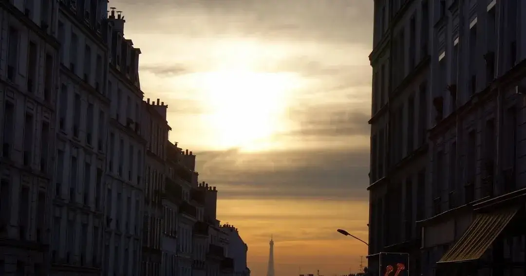 Czy w Paryżu jest bezpiecznie? Odkryj prawdę o zagrożeniach dla turystów