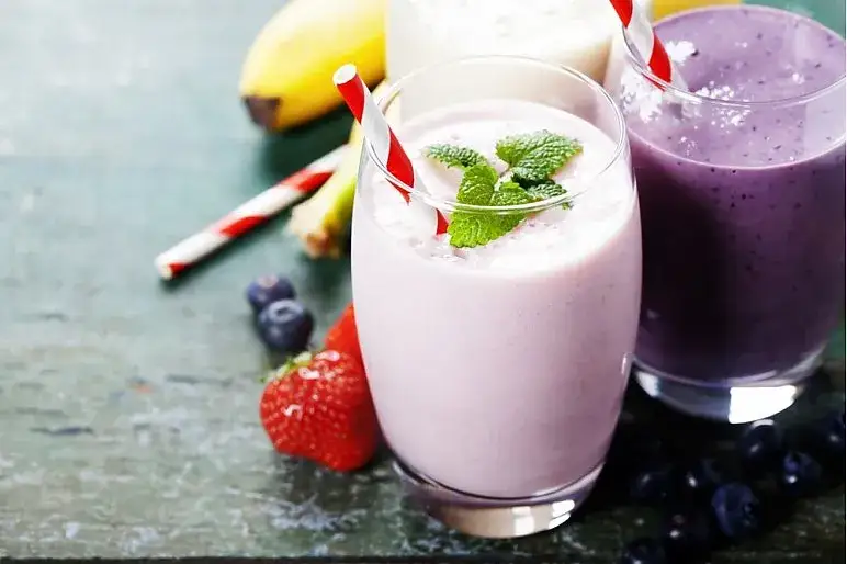 Dietetyczne drinki: 10 przepisów na smaczne napoje fit