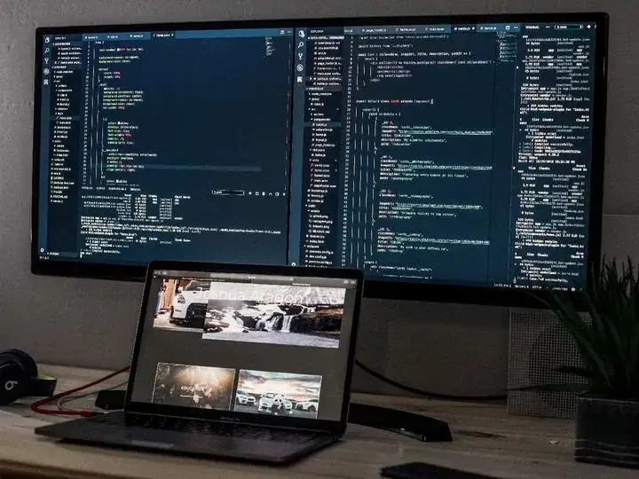 Najlepszy monitor do programowania - parametry i funkcje dla developera