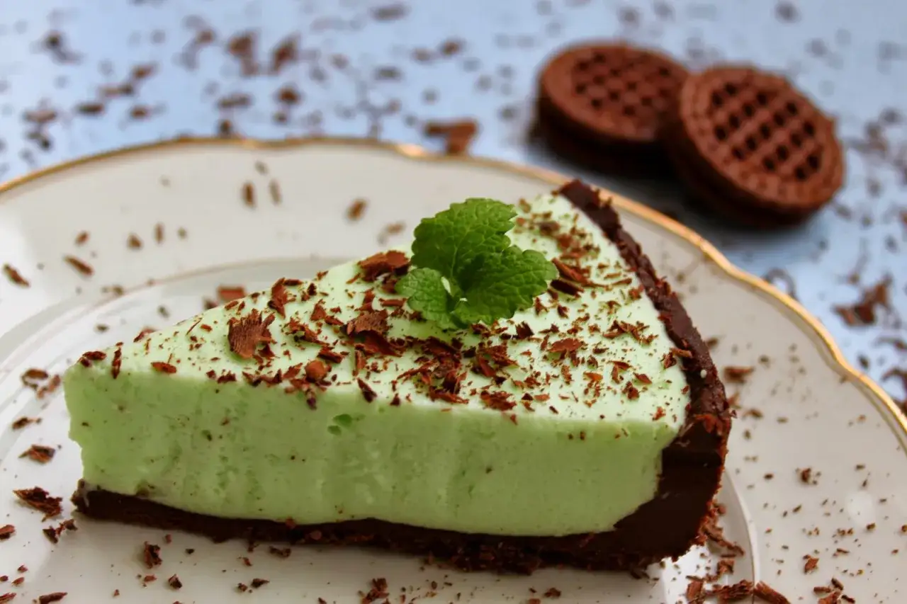 Pyszne ciasto czekoladowo miętowe przepis, które zachwyci każdego