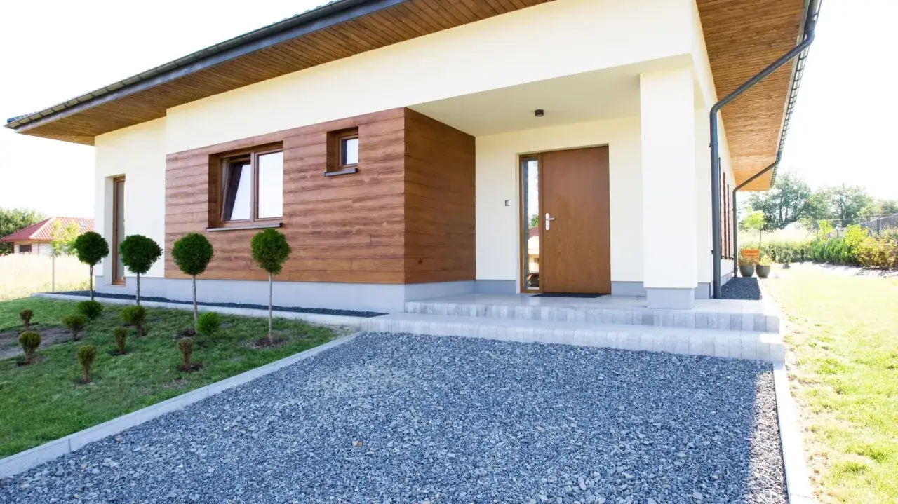 Elewacja na gładko: 8 kroków do perfekcyjnego wykończenia