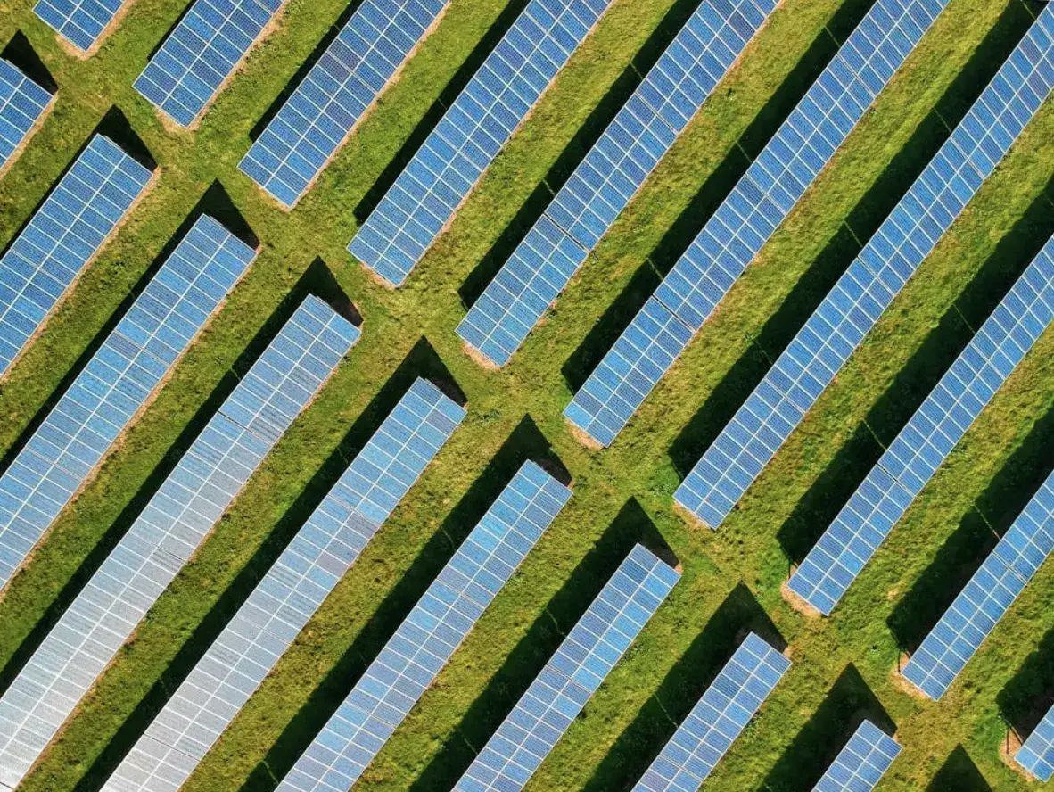 Słoneczna moc bez spiny – twój praktyczny przewodnik po fotowoltaice