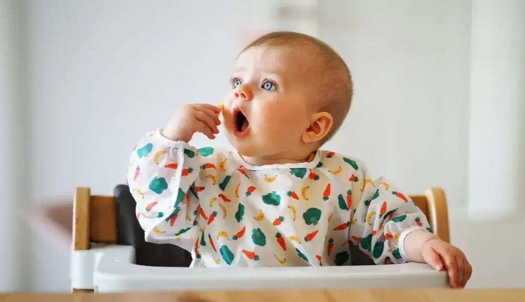Jakie owoce dla 6-miesięcznego dziecka? 5 bezpiecznych propozycji