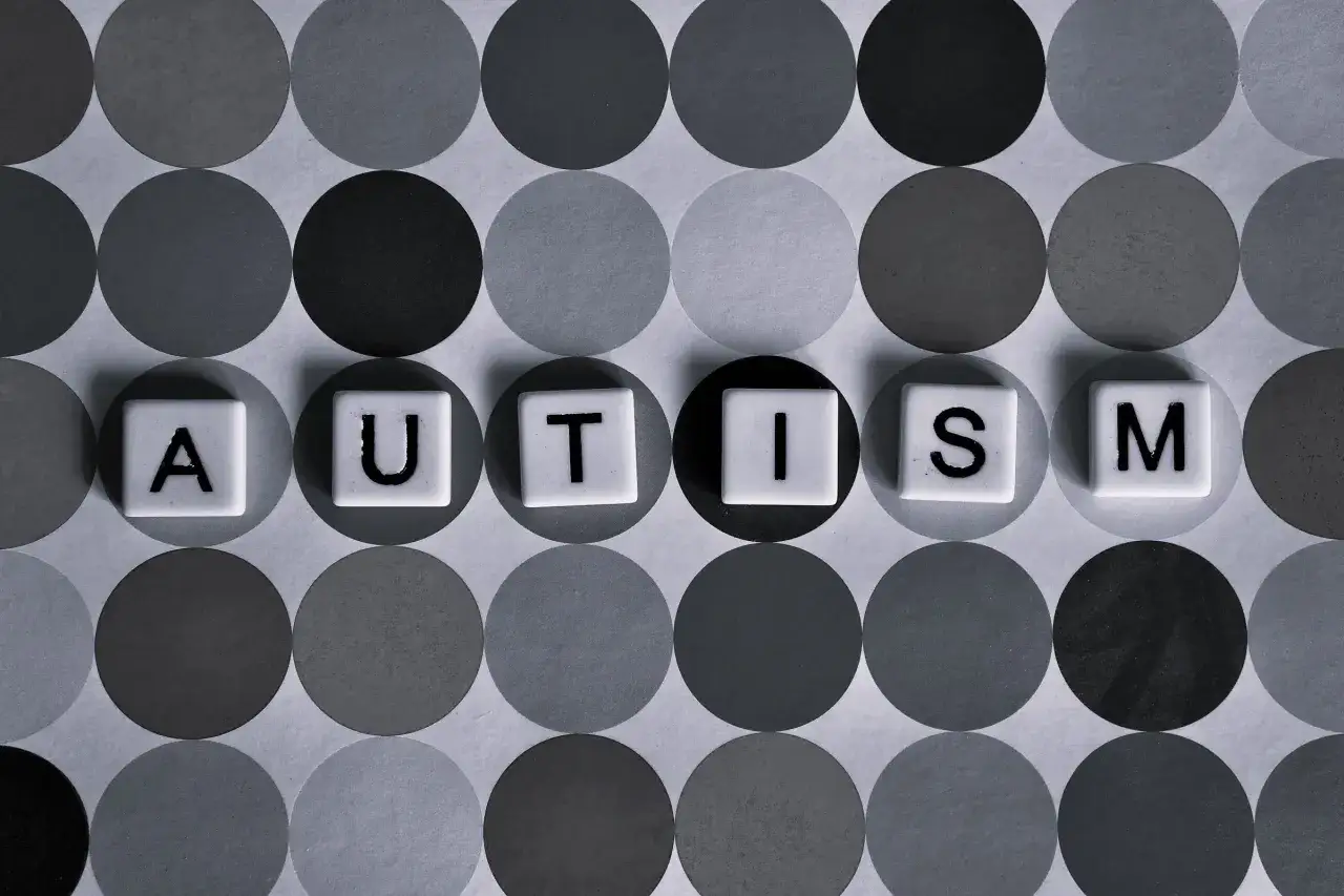 Jak rozpoznać objawy Aspergera u 4-latka i pomóc mu w codzienności