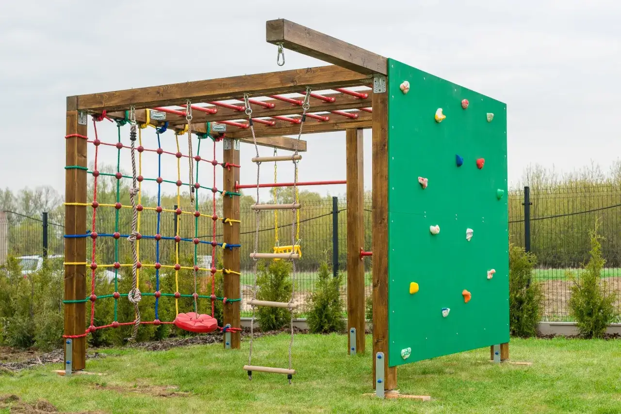 Jak zrobić małpi gaj w ogrodzie i zapewnić dzieciom świetną zabawę