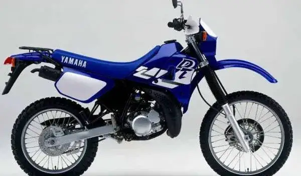 Yamaha DT 125 ile ma koni? Moc silnika i specyfikacje modeli R i X
